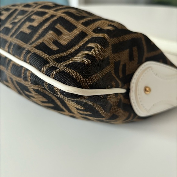 Authentic Fendi Zucca shoulder bag - Picture 9 of 15
